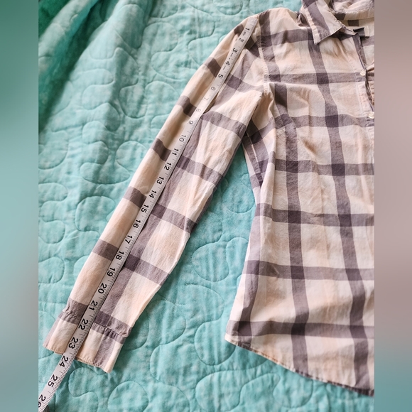 Old Navy button down plaid shirt. White, dark gray, and peach. Medium - Picture 10 of 10